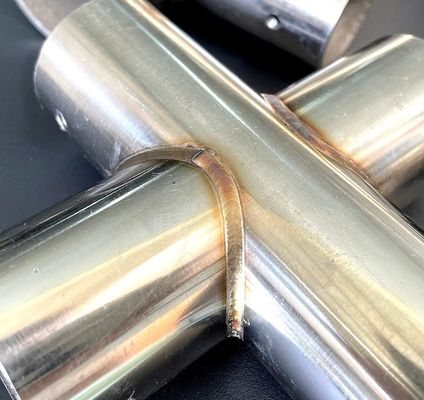 Machine de soudage laser à fibre de main RAYCUS pour tuyaux en tôle d'aluminium en acier inoxydable