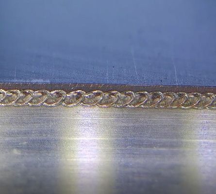 Machine de soudage laser à fibre CNC E500 500W pour le soudage rapide et silencieux des panneaux publicitaires