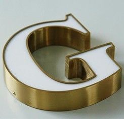 S13 Machine de signalisation de lettres 3D de haute précision pour le pliage de lettres par canal en acier inoxydable