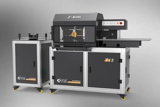 Testeur automatique de panneaux métalliques en acier au carbone pour le processus de fabrication de panneaux au néon de la rue à LED
