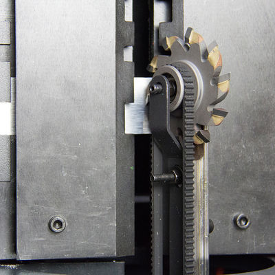 Machine à plier des lettres entièrement CNC avec services de notation de fente en 2019