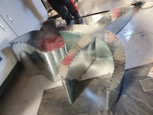Machine à plier des feuilles acryliques traitées en acier inoxydable pour la fabrication professionnelle de panneaux
