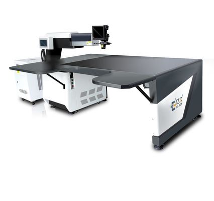 Machine de soudage multifonctionnelle E-500W avec 2200*1700*1300mm de taille