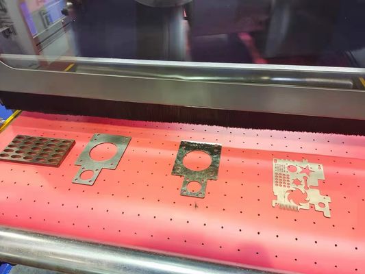 Machine à arrondi des bords de brosses CNC pour le polissage des pièces en tôle